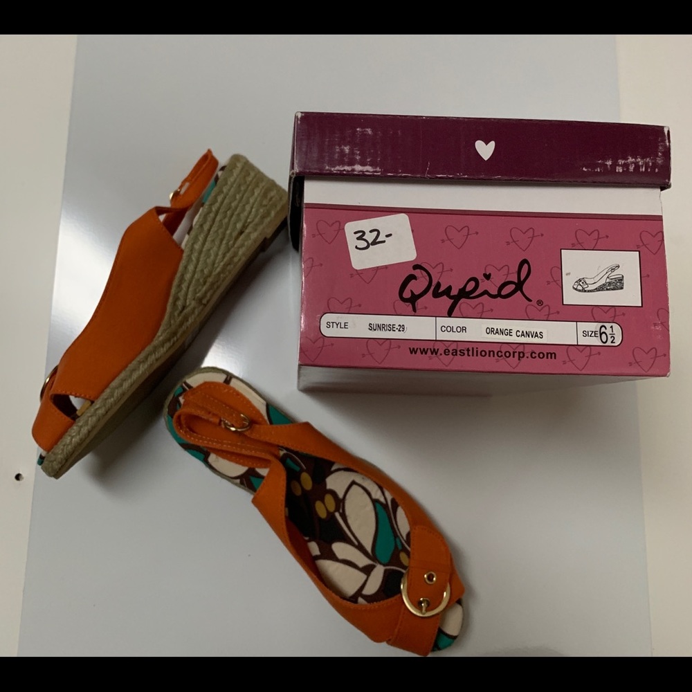 Sandals - Picture 2 of 2
